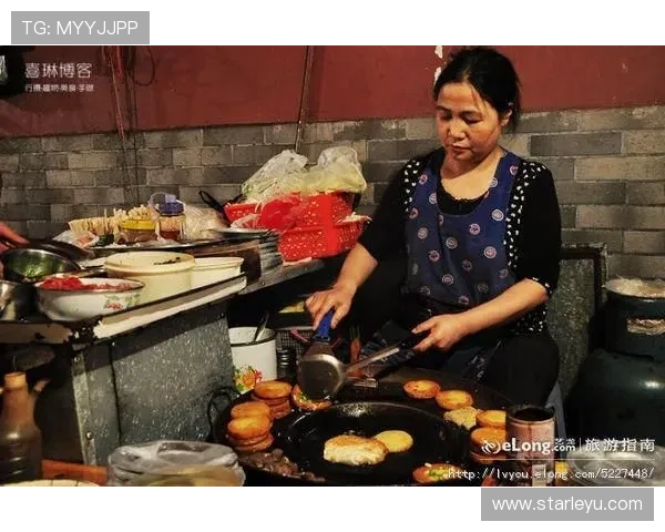 柳雅慧训练完直接拎爱马仕去吃夜市烧烤？