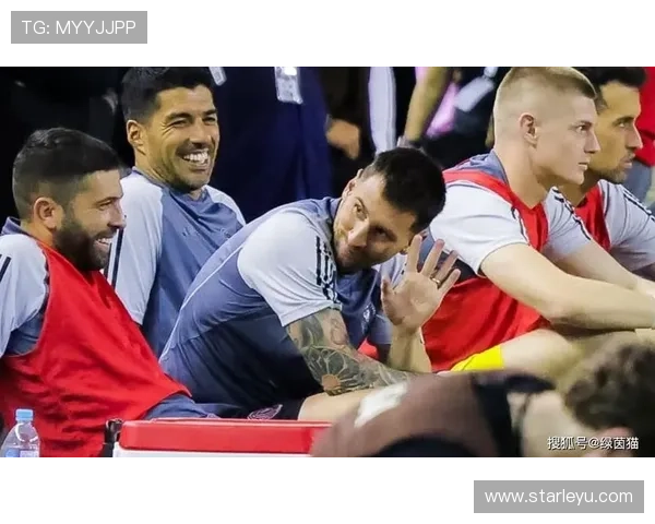 苏亚雷斯与哈维尔·埃尔南德斯在射门效率上出现分化，前插频率更偏向单点驱动