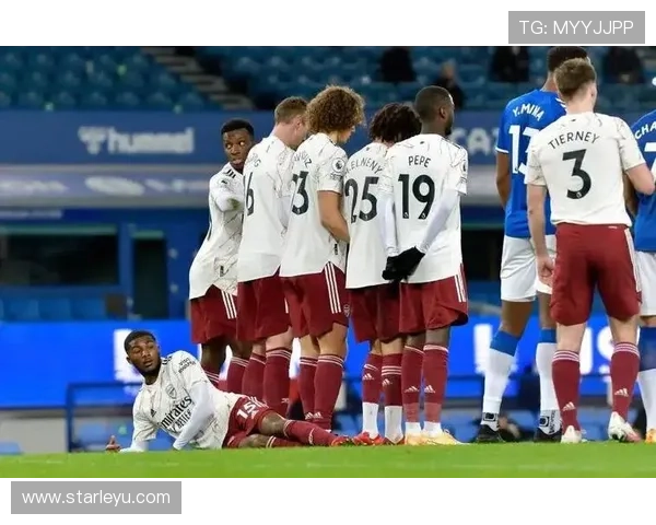 人墙规则详解：任意球防守10码与干扰守门员的判罚标准