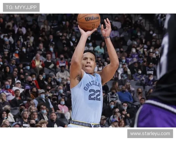 德斯蒙德·班恩无球跑位提升三分命中率拉开队内得分差距